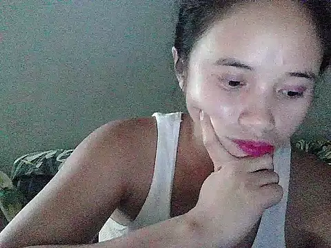 Snapshot of sophie_193 chatting on August 4, 4:06 am sophie 193 online show from August 4, 4:06 am