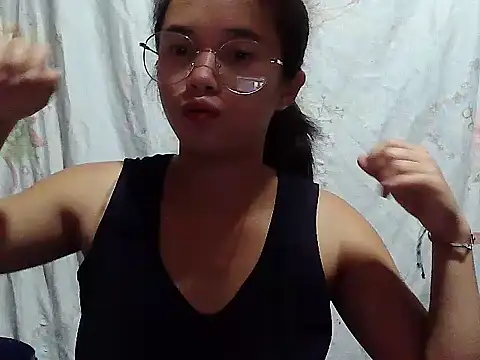 Snapshot of sophie_193 chatting on July 1, 5:13 pm sophie 193 online show from July 1, 5:13 pm