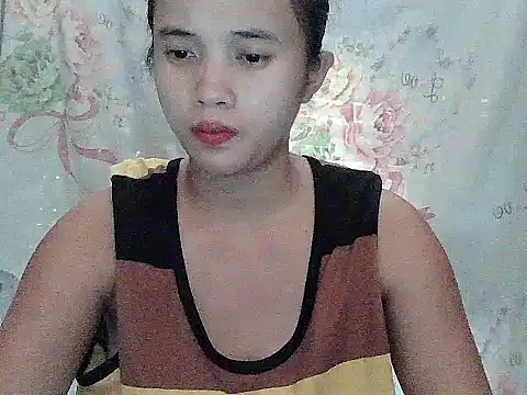 Snapshot of sophie_193 chatting on June 21, 6:08 am sophie 193 online show from June 21, 6:08 am
