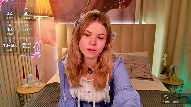 ChloeWells online show from June 20, 3:33 am