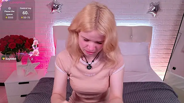 ChloeWells online show from July 9, 3:40 am