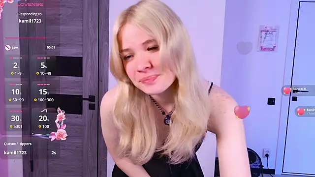 ChloeWells online show from June 27, 3:45 am
