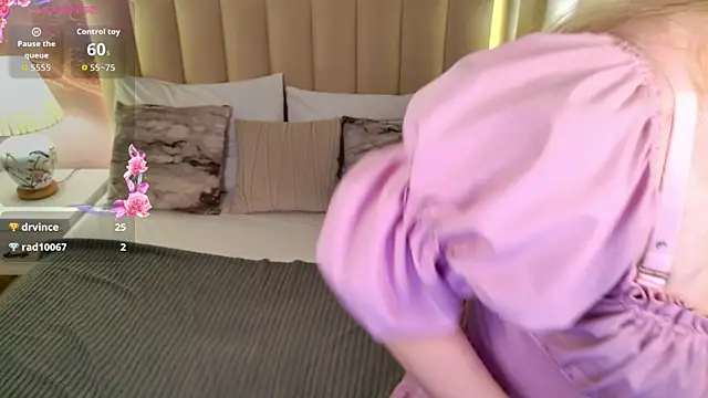 ChloeWells online show from July 8, 3:41 am