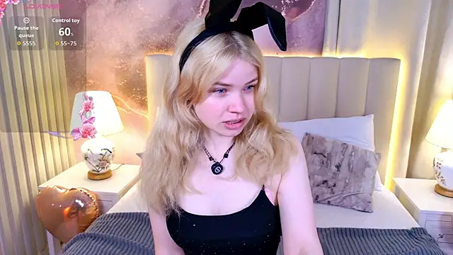 ChloeWells online show from July 11, 3:29 am