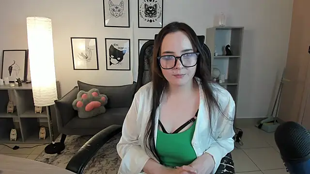 TiffanysGlow online show from July 10, 4:40 pm