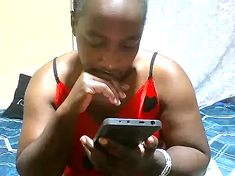 Snapshot of sexy-faiy chatting on June 19, 6:25 pm sexy-faiy online show from June 19, 6:25 pm