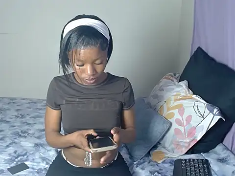 Snapshot of baby_beaxx chatting on July 7, 3:59 pm baby beaxx online show from July 7, 3:59 pm