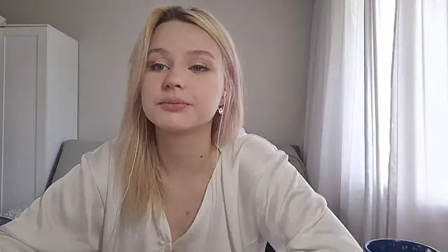 BloomMoon online show from July 3, 10:55 am