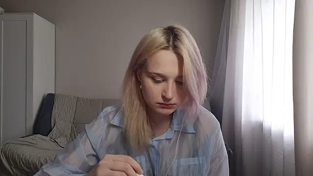 BloomMoon online show from June 26, 11:05 am