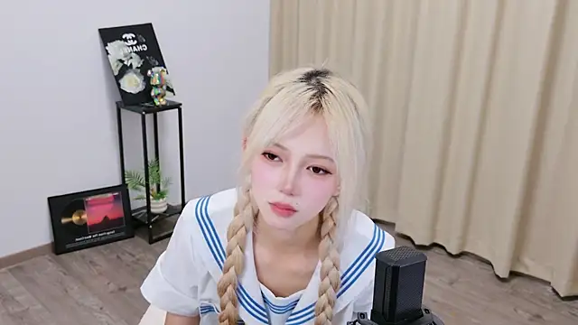 Hot--01 online show from July 24, 8:21 am
