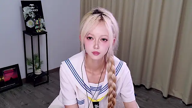 Hot--01 online show from July 25, 8:33 am