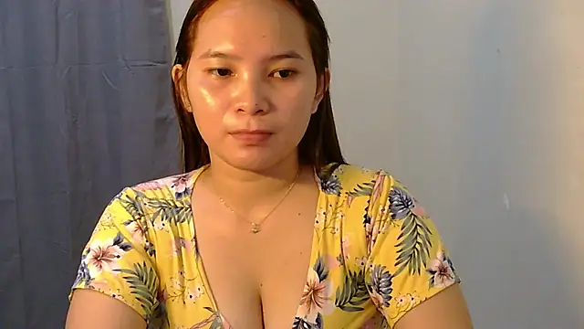 Fhwilloughbyxx online show from July 10, 11:21 am