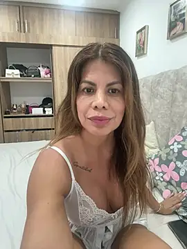 Snapshot of Valen_Milf4u chatting on July 26, 5:20 pm Valen Milf4u online show from July 26, 5:20 pm
