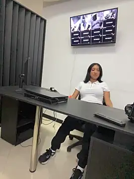 Snapshot of Julieta_Vegaax chatting on June 19, 3:12 am Julieta Vegaax online show from June 19, 3:12 am