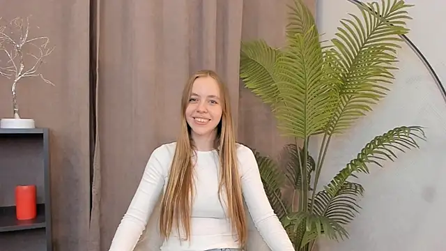 ChristiaSkeet online show from June 20, 12:32 pm