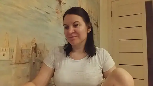 Lauralison online show from July 11, 8:31 pm