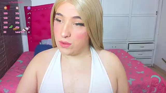 Snapshot of roxxy_pink_ chatting on July 22, 2:02 am roxxy pink online show from July 22, 2:02 am
