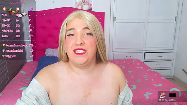Snapshot of roxxy_pink_ chatting on July 22, 2:08 pm roxxy pink online show from July 22, 2:08 pm