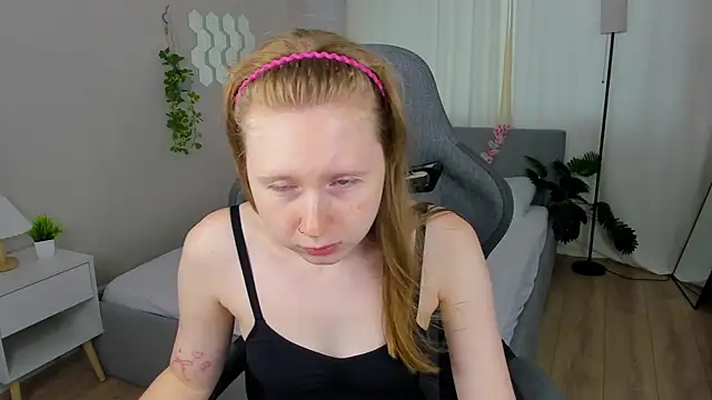 LiliTiny online show from August 1, 1:25 am