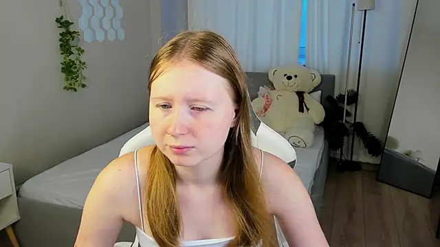 LiliTiny online show from August 6, 1:11 am