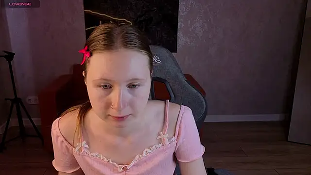 LiliTiny online show from June 27, 1:22 am