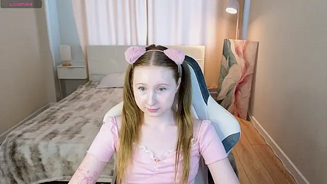 LiliTiny online show from June 25, 5:12 am