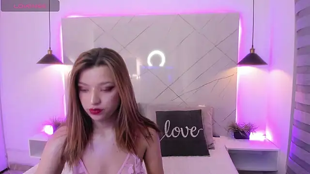 Snapshot of Sally_candy_ chatting on July 18, 3:37 am Sally candy online show from July 18, 3:37 am