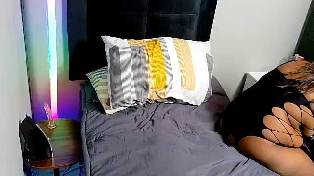 SpicedDove online show from July 18, 2:58 pm