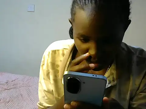 shypretty online show from June 20, 5:29 pm