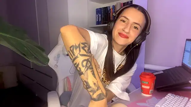 Monica Cutersseys online show from June 19, 5:52 pm