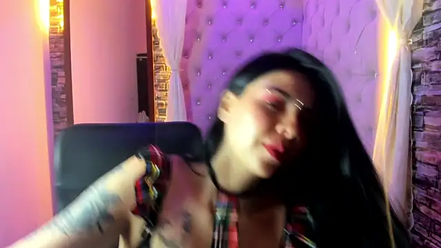 Snapshot of Chloe_Crysstal chatting on July 10, 11:54 am Chloe Crysstal online show from July 10, 11:54 am