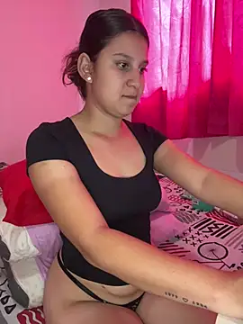 Snapshot of VictoriaSwann_ chatting on July 3, 7:31 pm VictoriaSwann online show from July 3, 7:31 pm