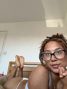 prettypeachyxx online show from June 19, 6:03 pm