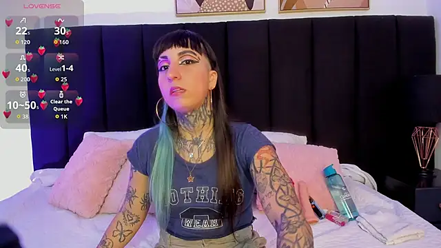 izzy moon7 online show from June 30, 11:10 am