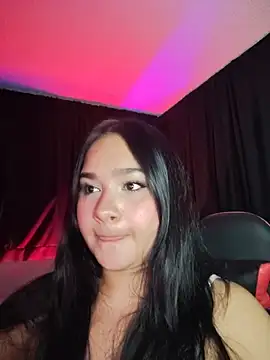 Snapshot of Yesenia26p chatting on July 17, 2:31 am Yesenia26p online show from July 17, 2:31 am