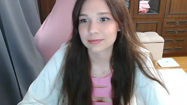 Snapshot of Kirella chatting on July 22, 9:06 pm Kirella online show from July 22, 9:06 pm