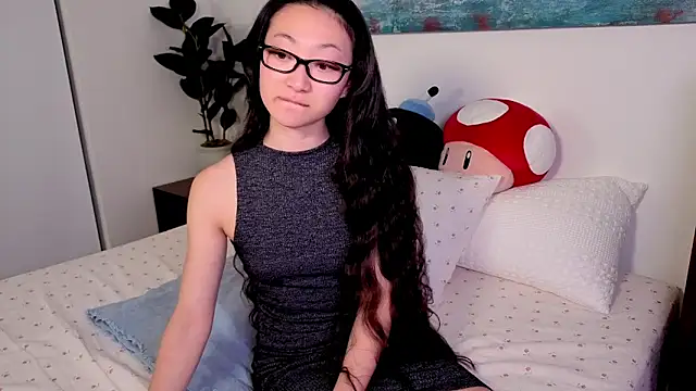 MySweetSofie online show from November 23, 4:44 am