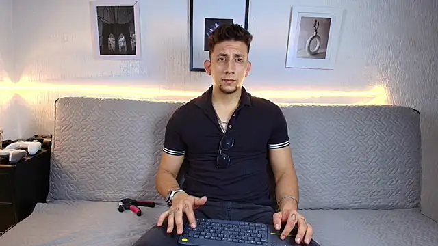 Snapshot of Sr_Maykol chatting on July 15, 4:41 am Sr Maykol online show from July 15, 4:41 am
