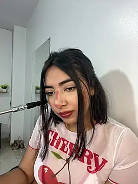 cherry skinnyy  online show from August 8, 3:46 am