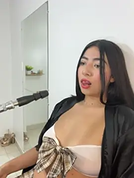 cherry skinnyy  online show from July 25, 1:35 am