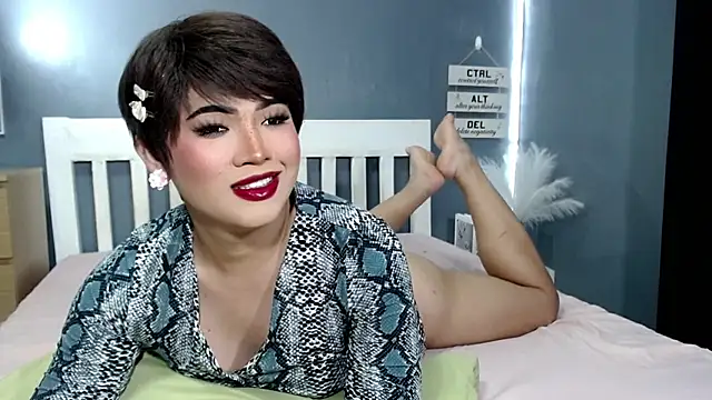 STUCK on YOU  online show from November 17, 8:02 pm