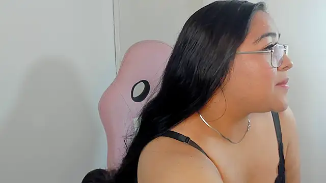 Snapshot of KimmyBellari chatting on June 21, 3:34 am KimmyBellari online show from June 21, 3:34 am