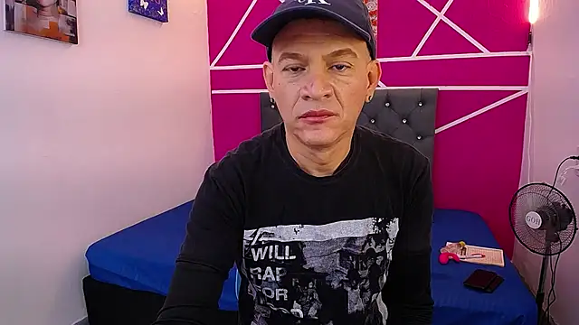 Cesirry  online show from July 23, 2:35 pm