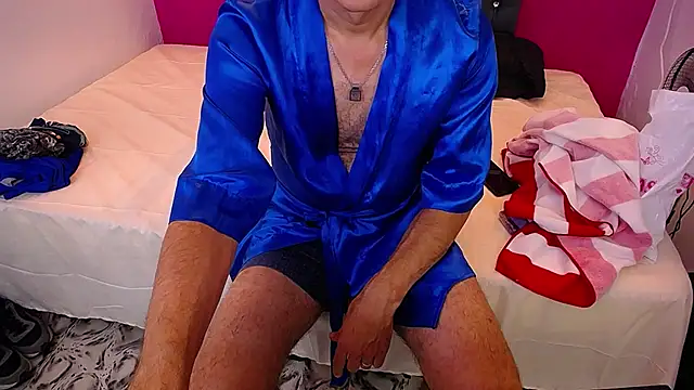 Cesirry  online show from July 31, 12:48 pm