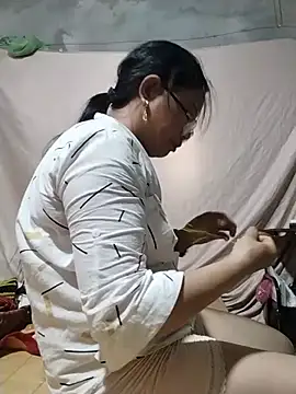 whatmes online show from August 5, 2:49 am