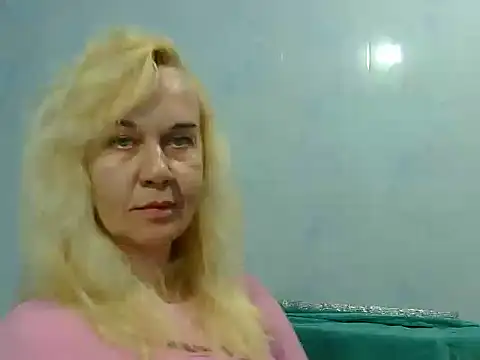 Snapshot of Ravelynni chatting on June 27, 8:15 pm Ravelynni online show from June 27, 8:15 pm