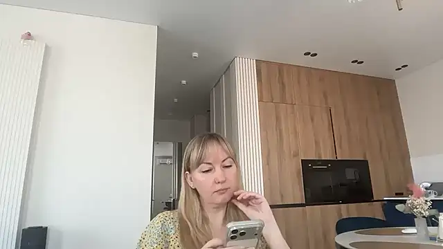Dorielle online show from June 25, 4:54 am
