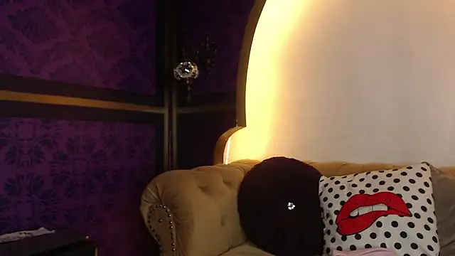 Yein Palmer online show from June 26, 2:39 am