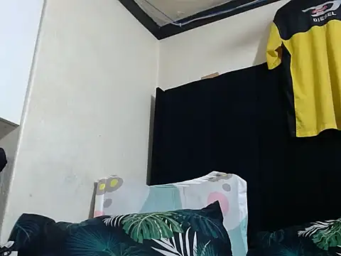 creamyslender23 online show from July 15, 8:16 pm