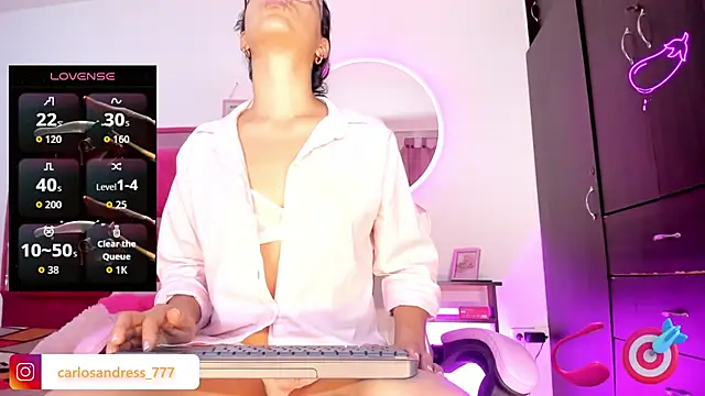 stacyfoxxx online show from June 24, 5:22 pm